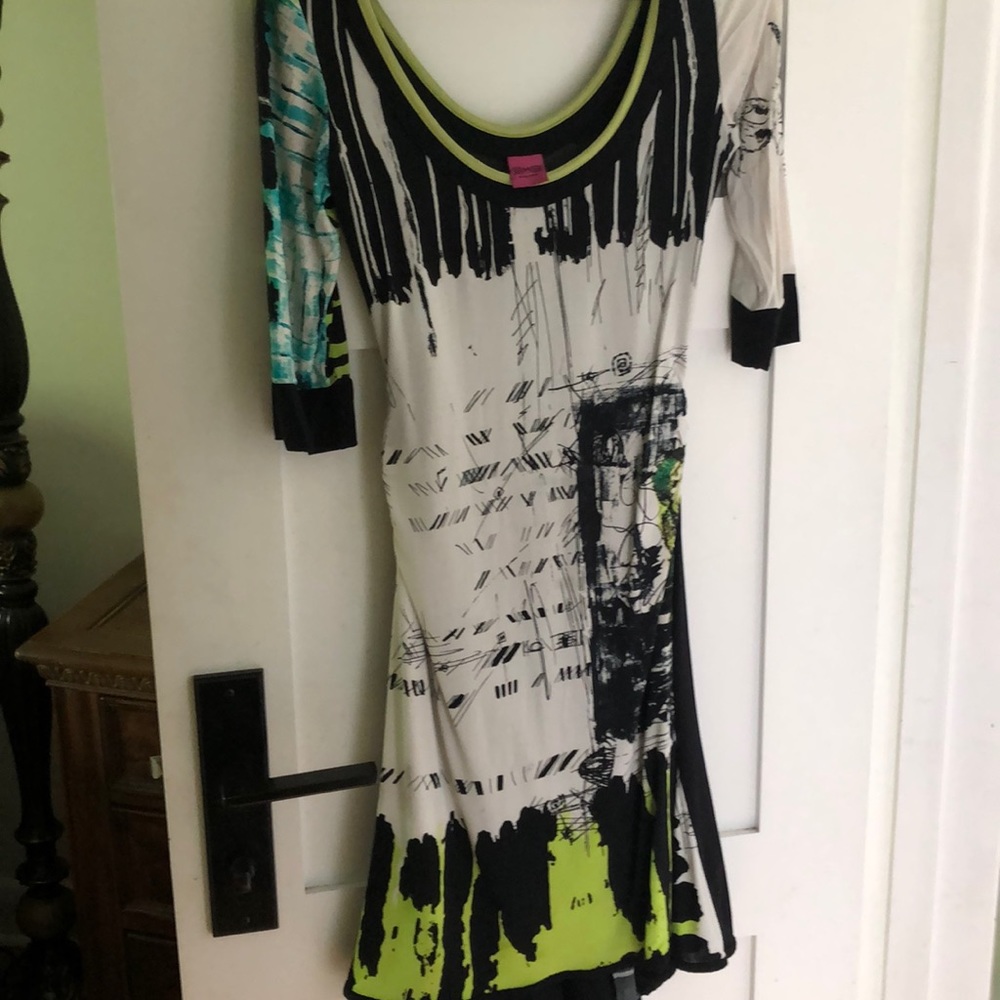 Dress - Picture 3 of 3